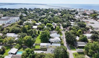 307 Saint George St, Bay St. Louis, MS 39520