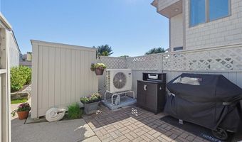 77 Windward Ln, Bristol, RI 02809