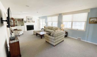 198 40th St, Avalon, NJ 08202