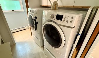 21 Hamilton St, Amityville, NY 11701