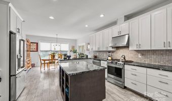 51 Verde Dr, Asheville, NC 28806