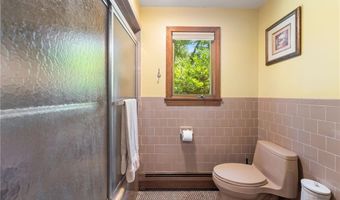 2 Spinney Ln, North Kingstown, RI 02852