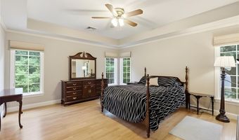 3 Connor Ln, Barrington, RI 02806