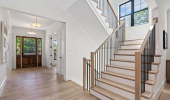 4911 37TH St N, Arlington, VA 22207