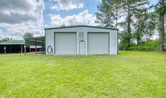 634 Alapaha River Dr, Alapaha, GA 31622