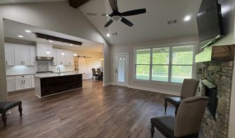 632 Hiram Dr, Bauxite, AR 72011