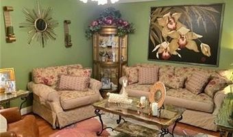 2135 MEMORIAL Dr, Alexandria, LA 71301