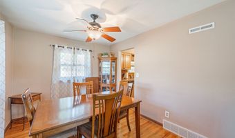 6823 NW Golden Ln, Des Moines, IA 50313