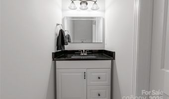 4010 Hiddenbrook Dr, Charlotte, NC 28205