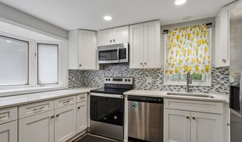 8615 MYRTLE Ave, Bowie, MD 20715