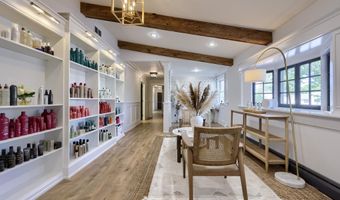 101 S 7TH St, Akron, PA 17501