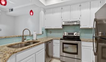 6944 ELLINGHAM Cir #A, Alexandria, VA 22315