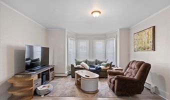 18 Maple Ave, Barre, VT 05641