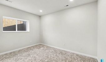 1001 S Moonlight Cir, Brandon, SD 57005