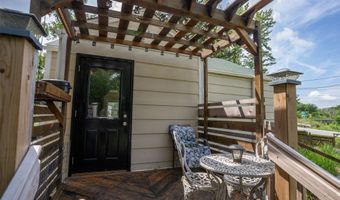 3650 NE 54th Pl, Des Moines, IA 50317