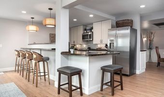 28 Palm Beach Ave, Narragansett, RI 02882