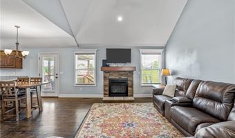 14172 Rockaway Ct, Basehor, KS 66007