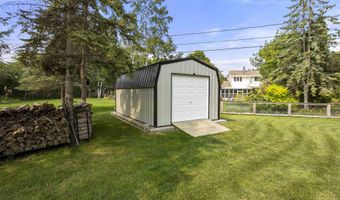 2601 S GREENVIEW St, Appleton, WI 54915