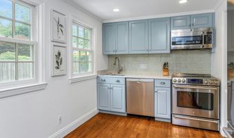 4 Old Stone Rd, Darien, CT 06820