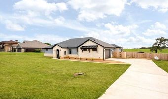 120 Western Way, Adkins, TX 78101