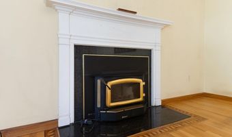 60 Boulder Dr, Auburn, ME 04210