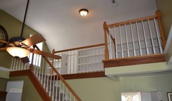 409 E. Elm St, Albion, IL 62806