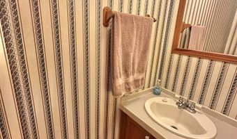40 Lynn Ln, Big Sandy, TN 38221