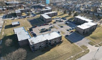 735 N Swift Rd 102, Addison, IL 60101