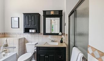 818 Spruce St, Alton, IL 62002