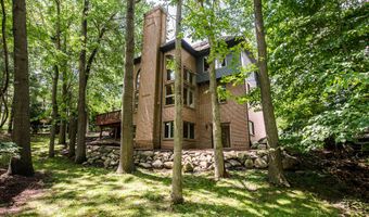 1544 Newport Creek Dr, Ann Arbor, MI 48103