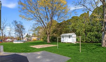 15 Valley View Dr, Cumberland, RI 02864