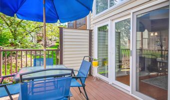 626 Highview Circle Dr, Ballwin, MO 63021