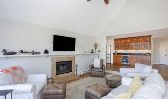 8 Key Ct, Newport, RI 02840