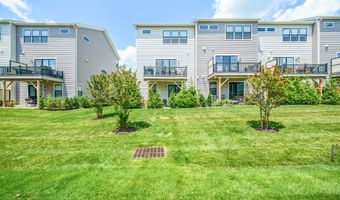 31 Valiant Ct, Middletown, NJ 07748