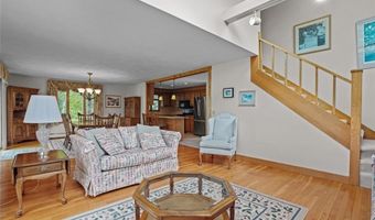 236 Indian Trl, Narragansett, RI 02874