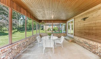 230 TREE TOP Ln, Hockessin, DE 19707
