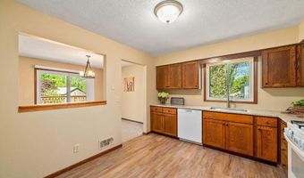 15769 Hayes Trl, Apple Valley, MN 55124