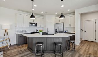 11 N Creek Way, Cascade, ID 83611
