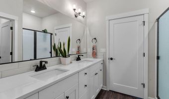 20713 SE Iron Horse Ln, Bend, OR 97702