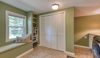 99 Lincoln St, Berlin, CT 06037