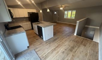 633 N E St, Albia, IA 52531