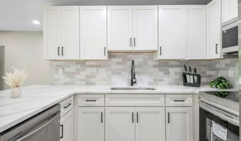5 Fawn Rd, Alloway, NJ 07422