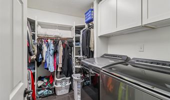 946 11th Ave SE, Altoona, IA 50009