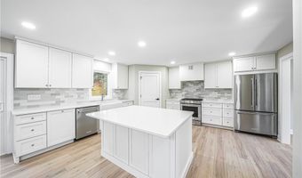 483 Townline Rd, Aurora, OH 44202