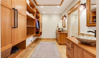 307 N Main St, Ashland, OR 97520
