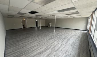 49 E Fullerton Ave, Addison, IL 60101