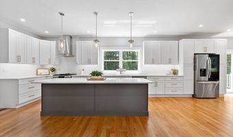 11 Bicknell Rd, Billerica, MA 01821