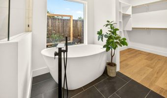 224 Alicia St, Ashland, OR 97520