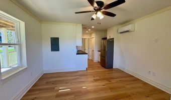 145 6th St, Apalachicola, FL 32320