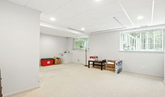 2965 Talaga Dr, Algonquin, IL 60102